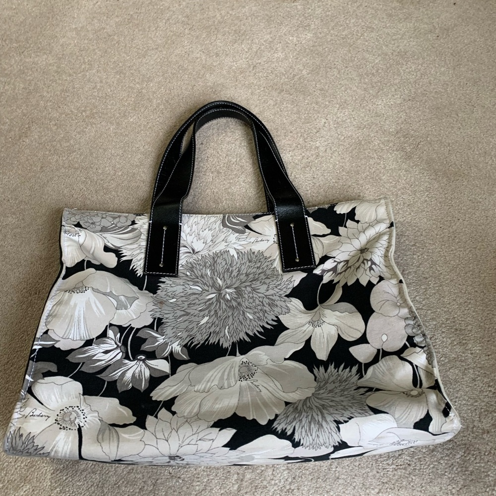 burberry tote - Picture 2 of 9